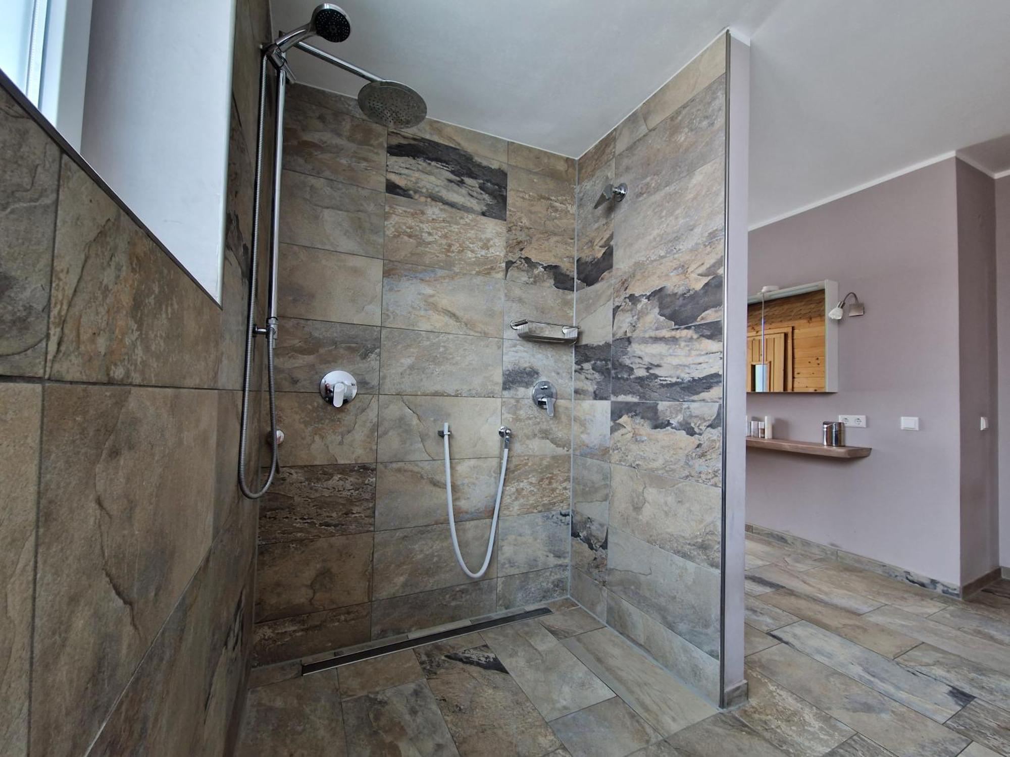 Wohnung Mit Sauna, Garten & Schwimmteich Битигхайм-Бисинген Екстериор снимка